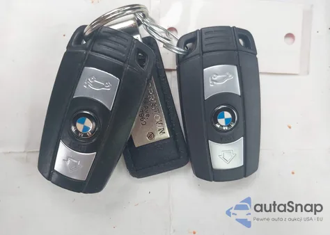 2011 BMW 328I xDrive z USA, uszkodzony, nr VIN WBAPK5C53BA655230